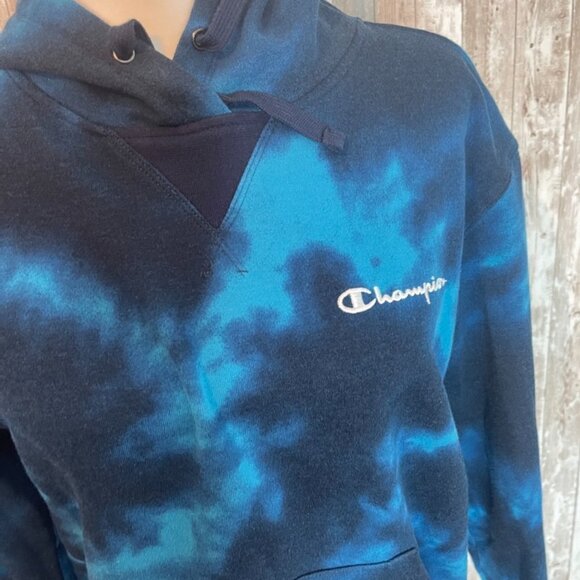 Champion Blue Tie Dye Cropped Sweatshirt size Medium - Picture 2 of 5